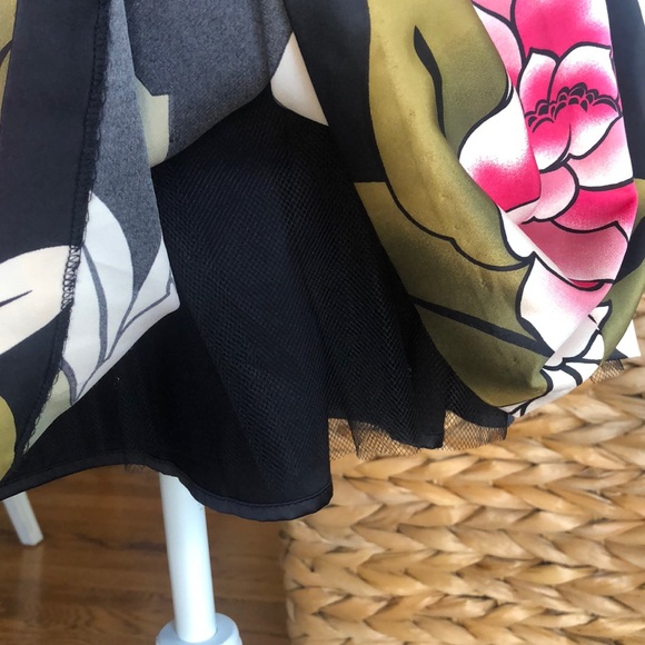 Jessica Simpson Floral, A Line Satin Dress. - Picture 5 of 9